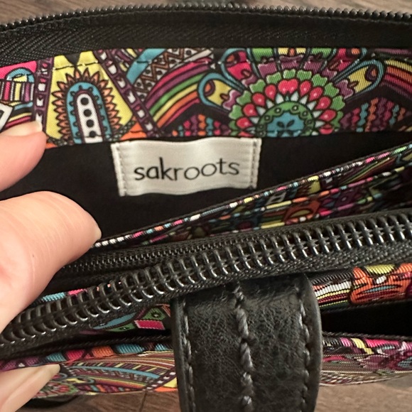 Sakroots Colorful Mandala zip around Crossbody/Wristlet wallet - Picture 5 of 8